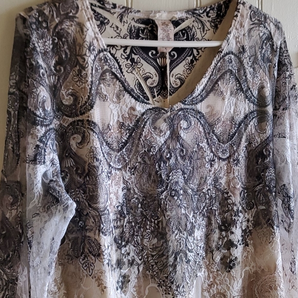 Brittany Black Fall Lace Top Size XL - Picture 2 of 3